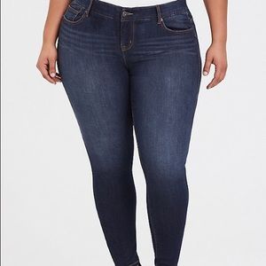 Torrid  Bombshell Emerson Jeans size 24